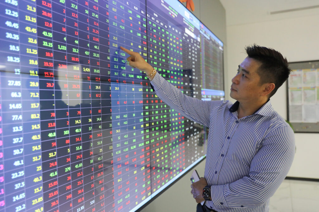 chung-khoan-co-the-tai-lap-dinh-lich-su?