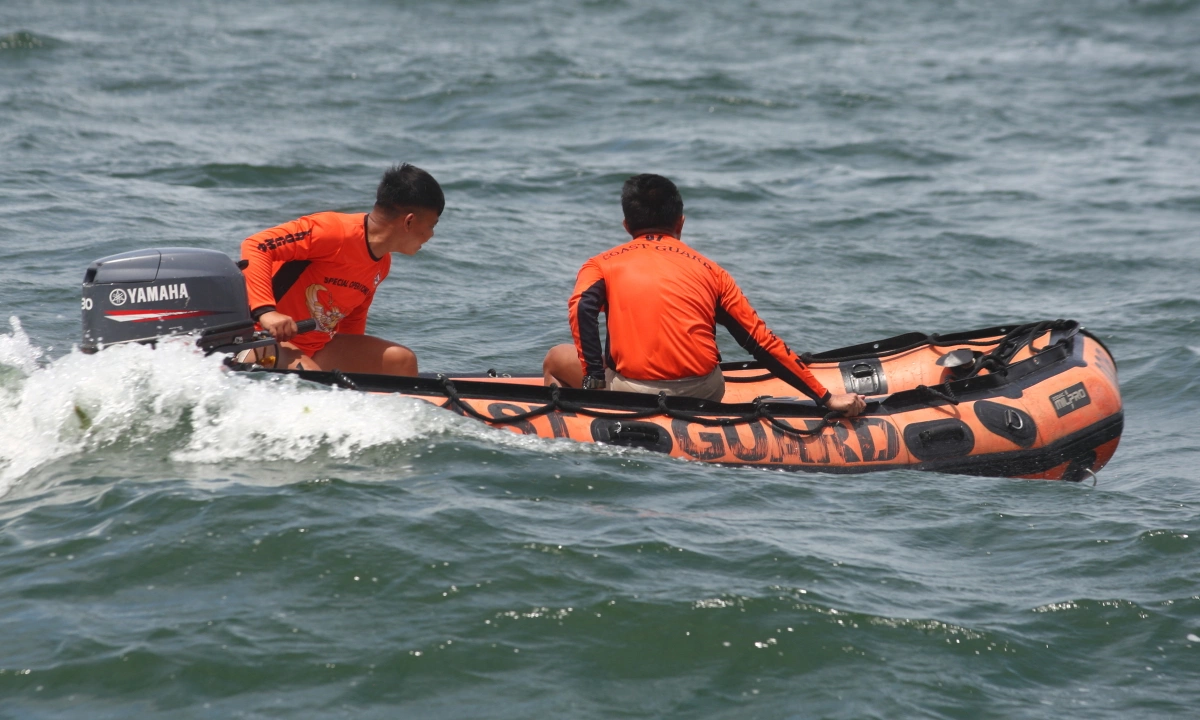 philippines-tim-kiem-thi-the-34-nguoi-da-ga-nghi-bi-phi-tang-duoi-ho