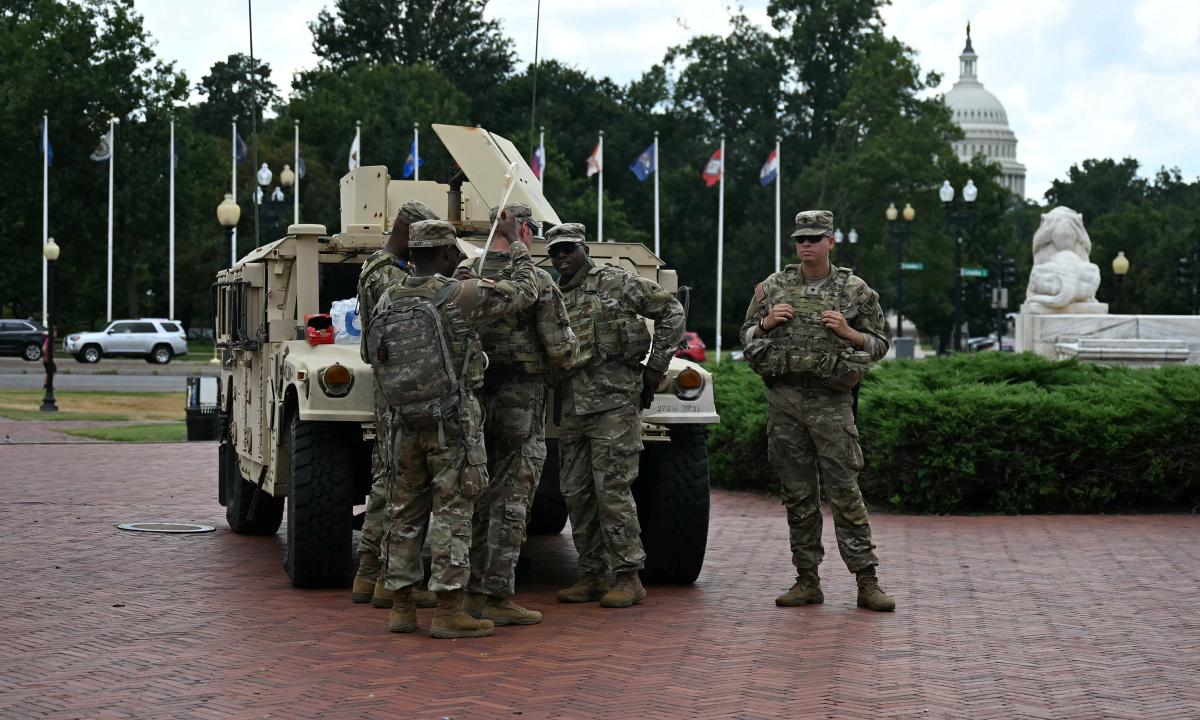 thu-do-washington-kien-chinh-quyen-ong-trump-vi-lenh-tiep-quan-canh-sat