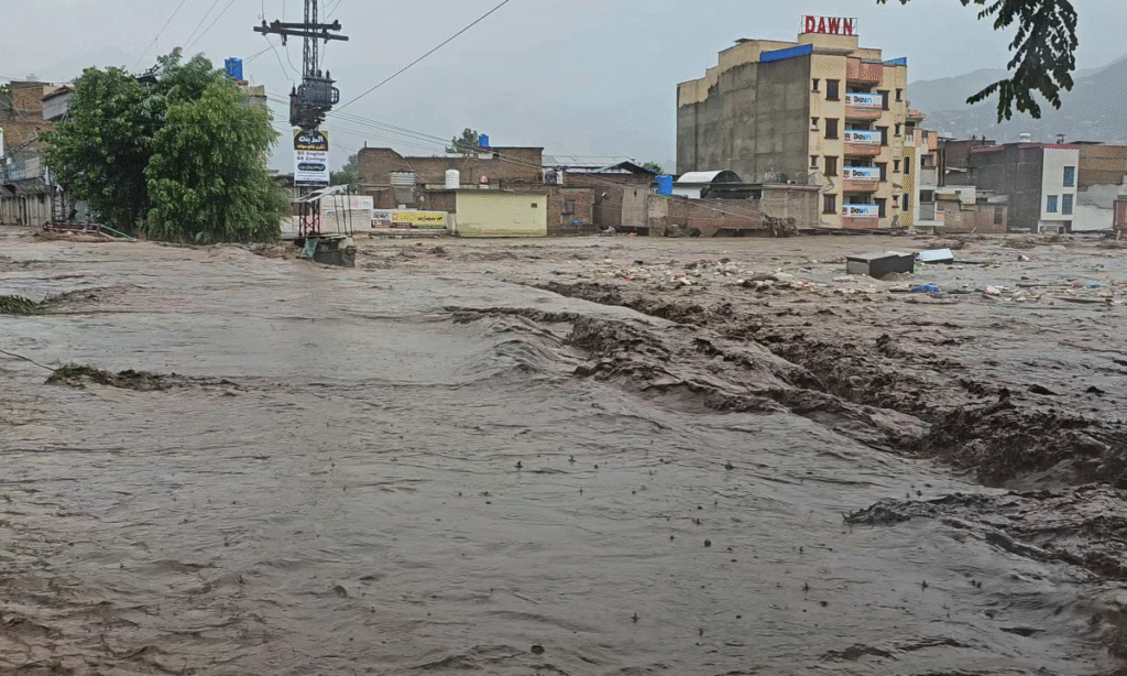 lo-dat,-lu-quet-khien-gan-200-nguoi-thiet-mang-tai-pakistan