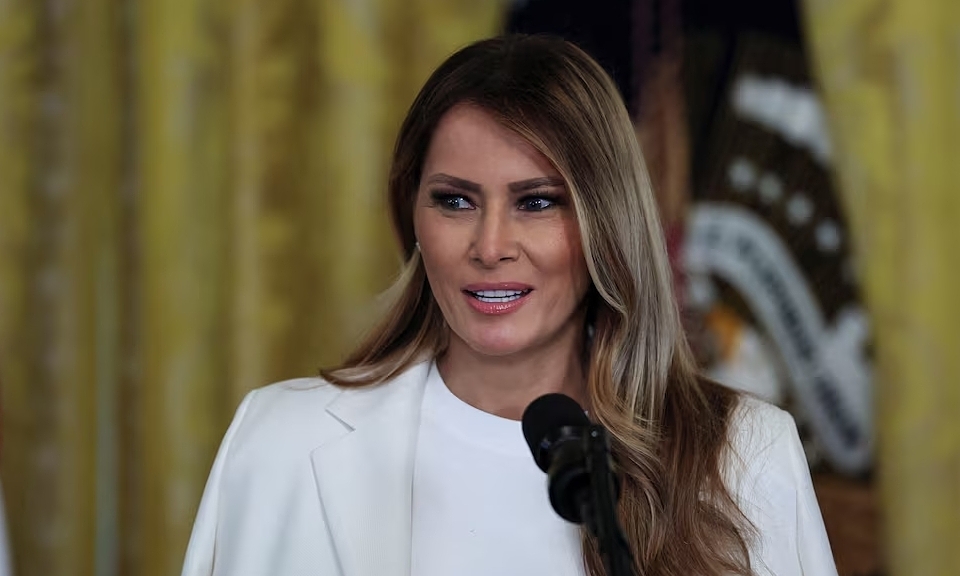 ba-melania-gui-‘thu-hoa-binh’-cho-ong-putin